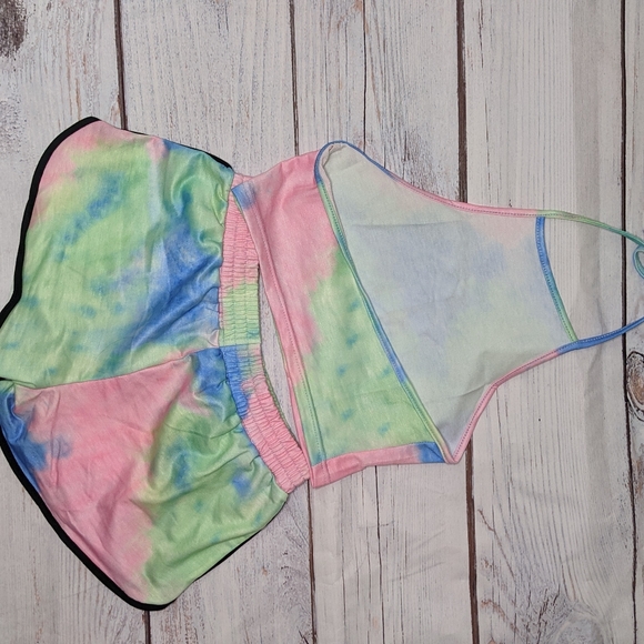 Tiktok two-piece - Picture 3 of 3